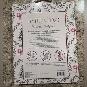 Hydrating Hand Masks with Collagen and Aloe